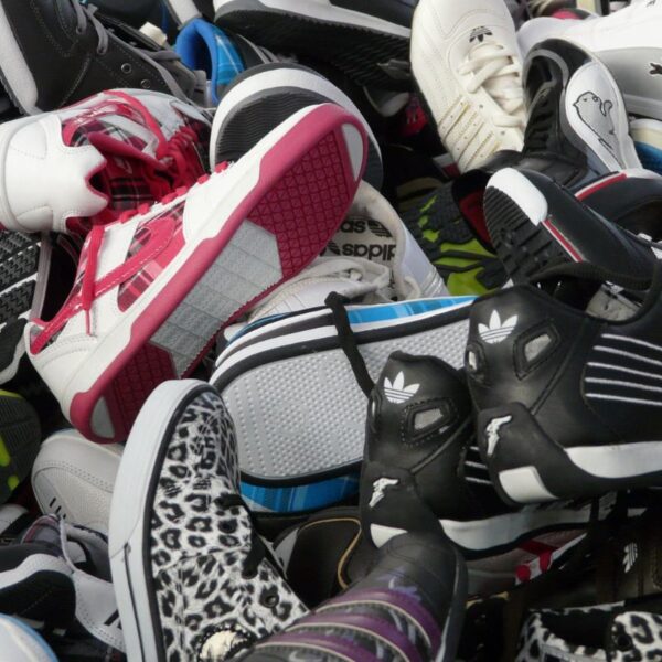 Quelles sont les marques de baskets femme pas cher les plus populaires